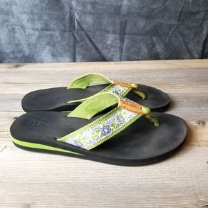 L.L. Bean Maine Isle Floral Thong Flip Flop Sandals